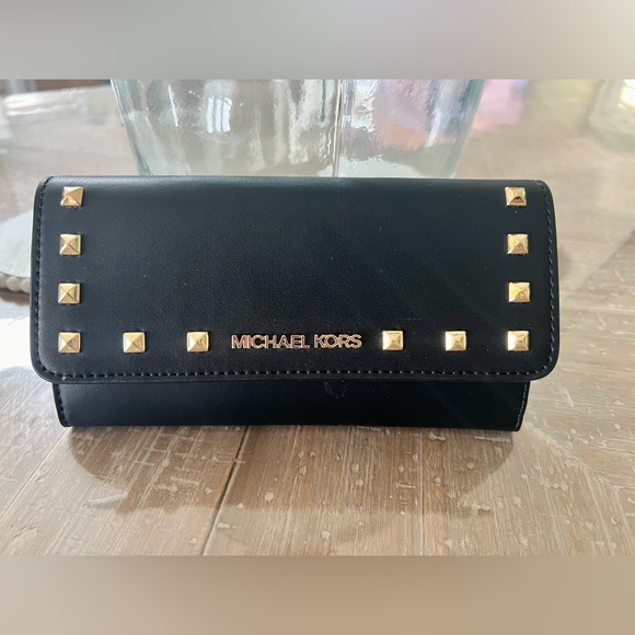 Michael Kors Handbags - MICHAEL KORS JET SET TRAVEL LADY LARGE TRIFOLD  NON-LEATHER VEGAN WALLET 
BLACK